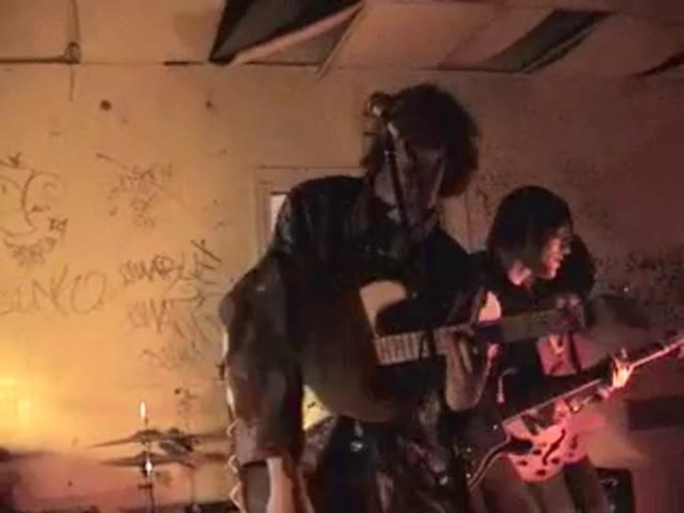 Play death by audio|darwin deez|march '09