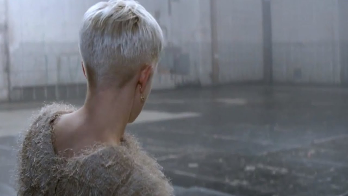 Play Call Your Girlfriend