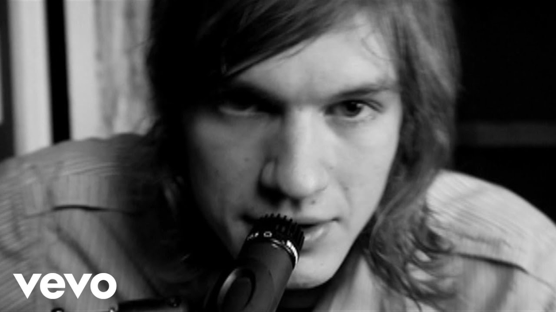 Play Falling In Love At a Coffee Shop, Landon Pigg